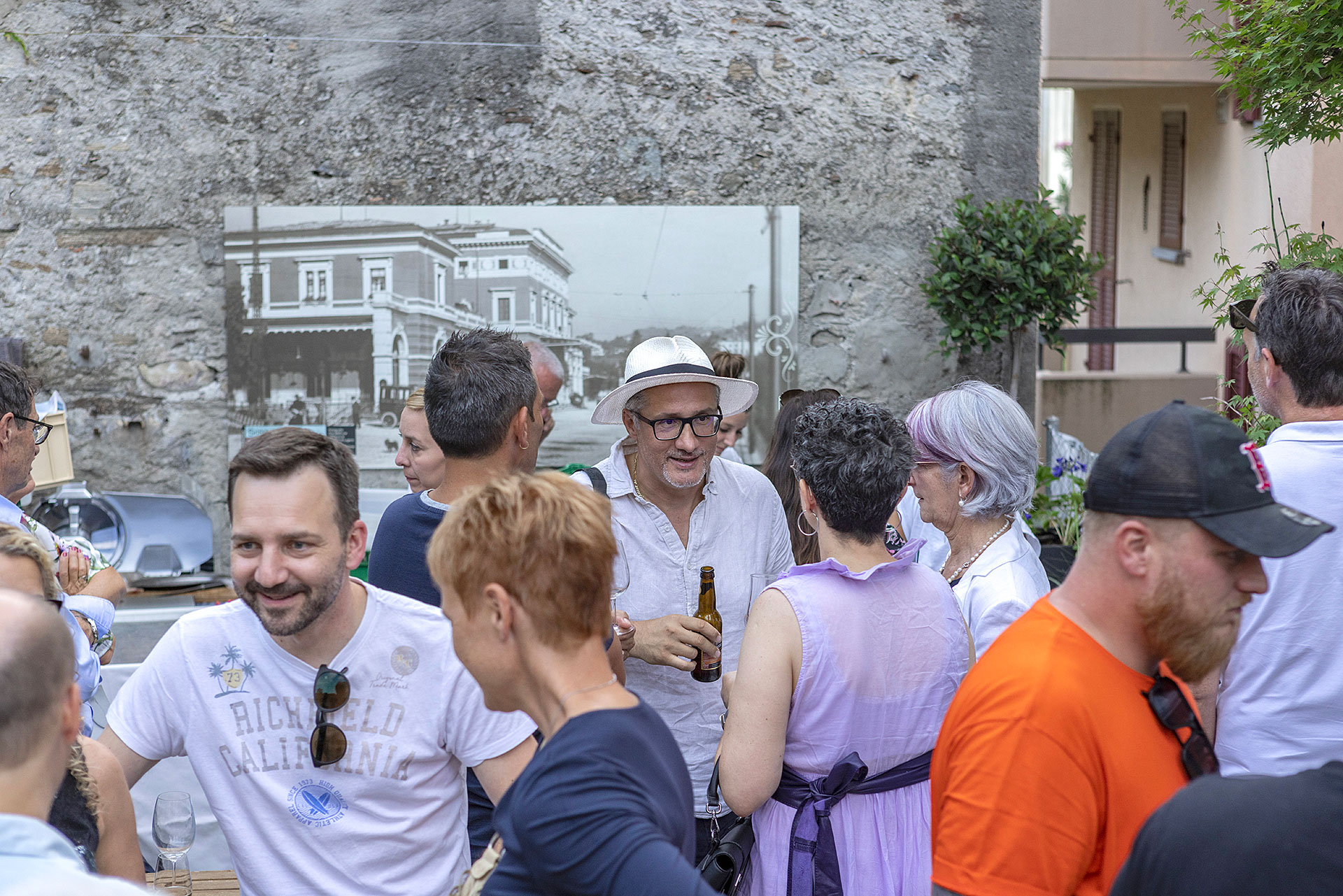 CASA EMMA Opening 75